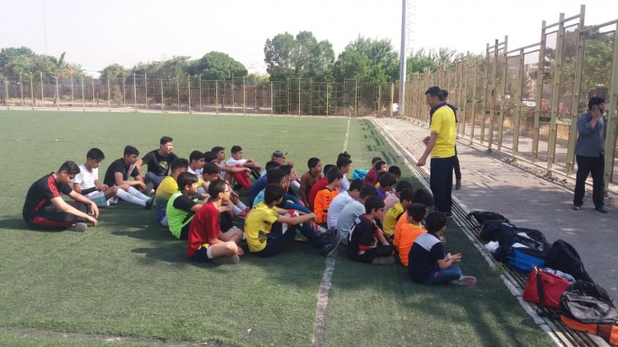 گزارش تصویری اولین جلسه کلاس آموزش فوتبال خیریه شهید فتاحیان