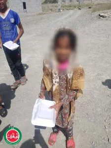 پخت و توزيع یک وعده طعام گرم بين سيل زدگان هرمزگان