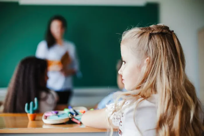 چرا فراهم کردن فرصت آموزش برای کودکان محروم اهمیت دارد؟