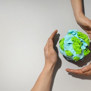 تأثیر همکاری سازمان‌ ها با خیریه‌ ها در کاهش فقر شهری: یک راهنمای استراتژیک