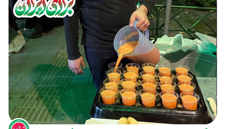 گزارش تصویری از تهیه و توزیع مواد غذایی بین نیروهای امدادگر و حافظ امنیت